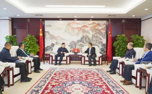 白忠泉董事长与中央广播电视总台副台长齐竹泉会谈